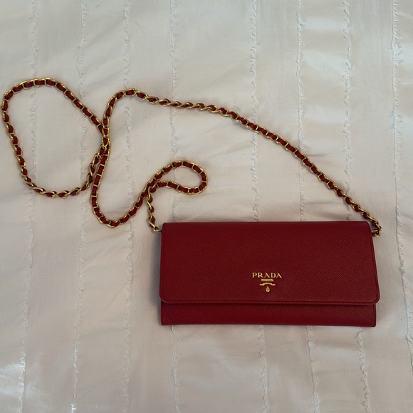 PRADA Wallet on Chain
Excellent Condition! - Picture 2 of 8